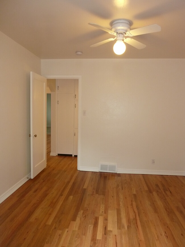 Foto del edificio - 1385 Yukon St