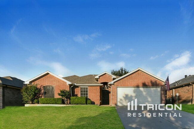 Building Photo - 1714 La Caya Dr