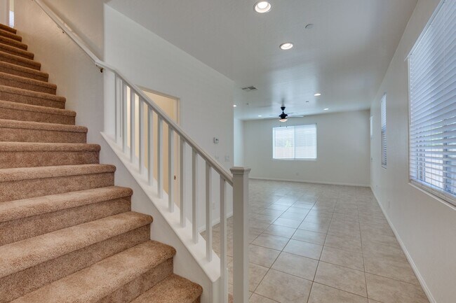 Foto del edificio - Gorgeous one story 4 bedroom 2 Bathroom Ho...
