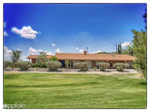 Building Photo - 121 Country Club Ln