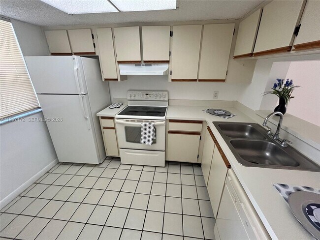 Foto del edificio - 5200 NW 31st Ave