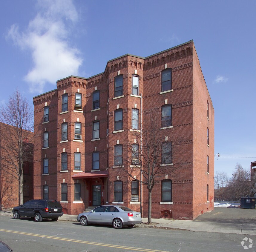 23 Sargeant St, Holyoke, MA 01040 23 Sargeant St Holyoke, MA