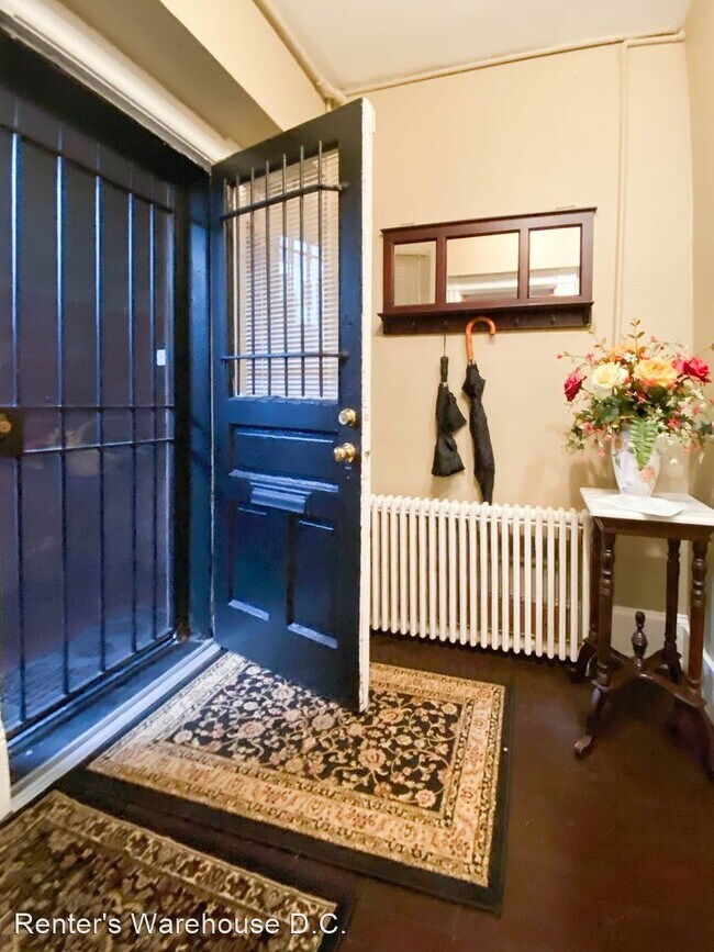 Foto del edificio - 1 br, 1 bath House - 906 D Street NE  # B