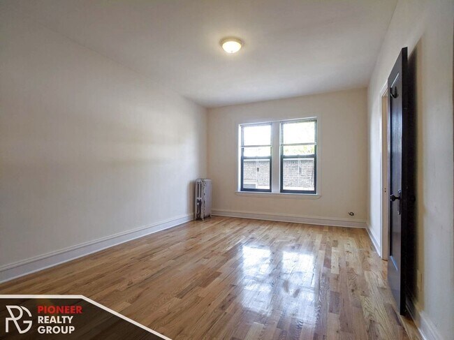 Foto del edificio - 4851 N Damen Ave