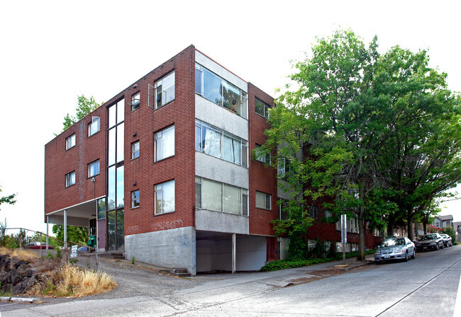 Building Photo - 718 4th Ave N