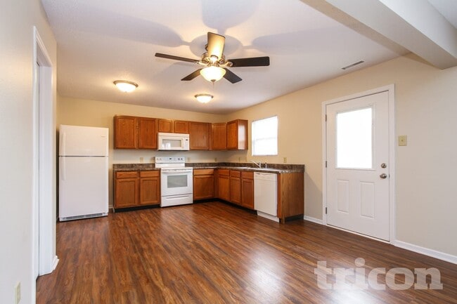 Building Photo - 10904 Firefly Ct