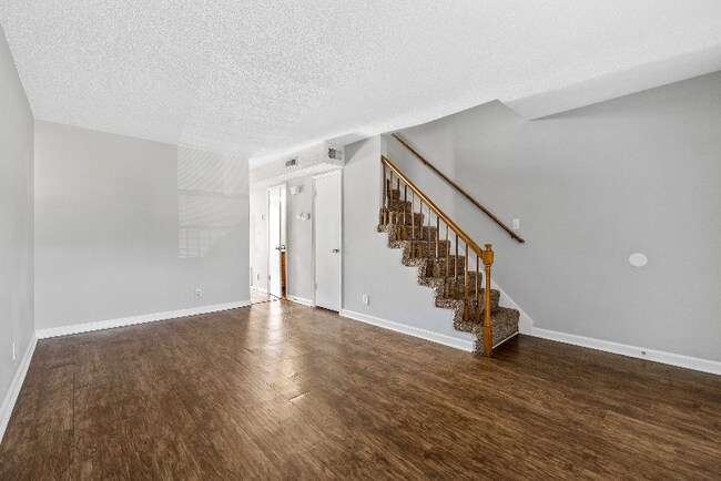 Foto del edificio - 813 Golf View Pl