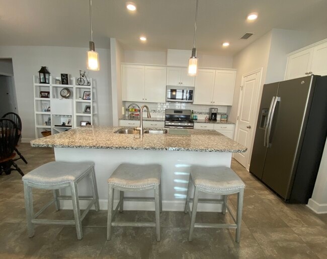 Kitchen - 137 Bison Trl