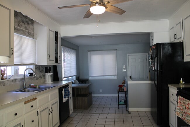 Building Photo - 20 Westchester Dr