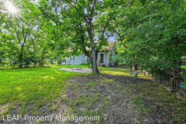 Building Photo - 2 br, 1 bath House - 821 N 5th St.