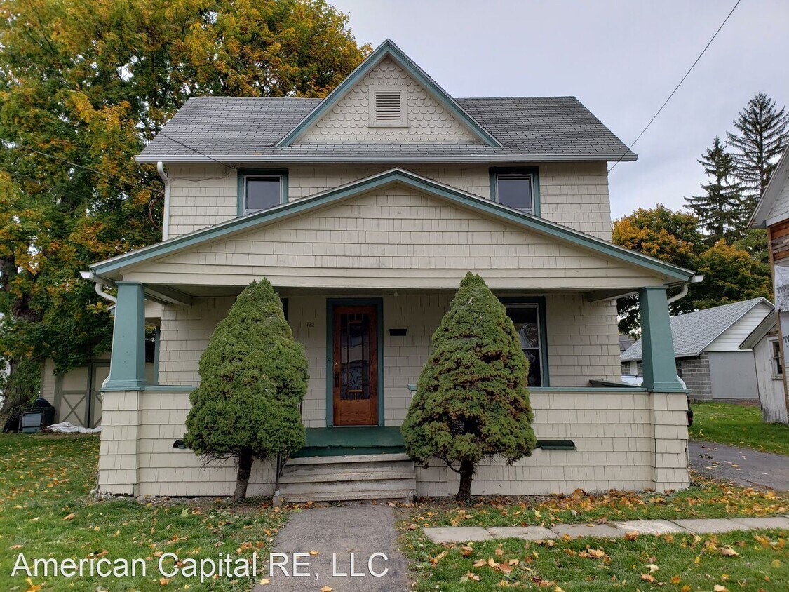 722 Broadway St, Elmira, NY 14904 House Rental in Elmira, NY