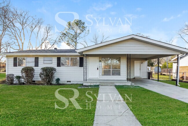 Building Photo - Carve Out a Great Life Here!