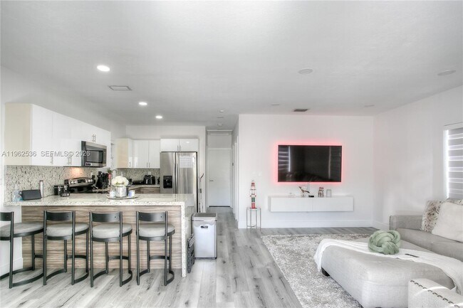 Building Photo - 1445 NE 181st St