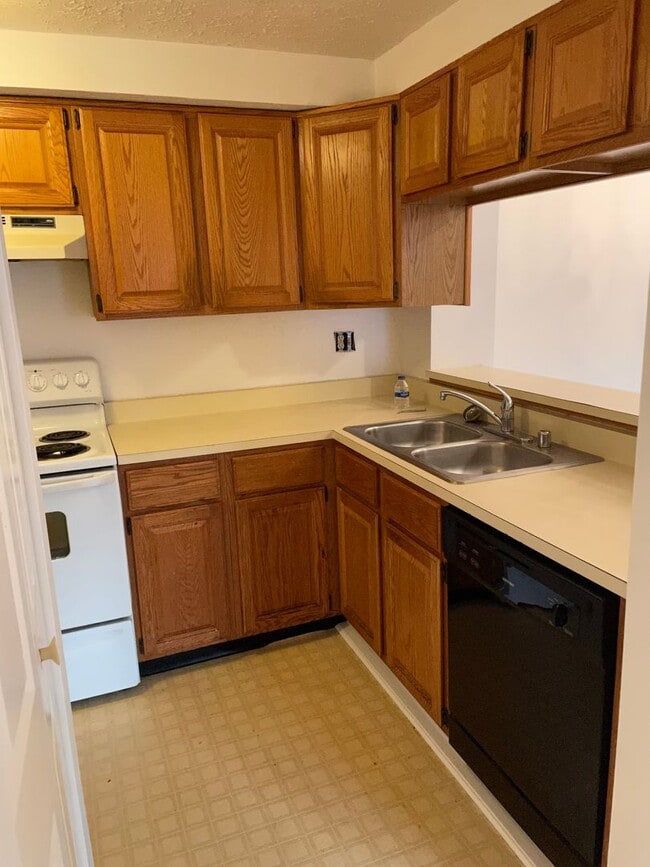 Foto del edificio - ABINGDON - LAURAL WOODS CONDO