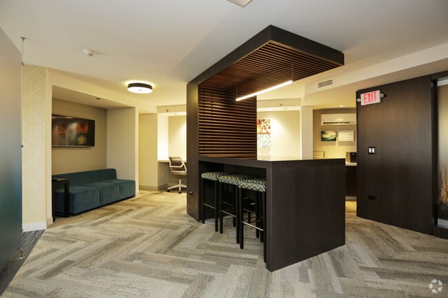 Interior Photo - Evanston Place