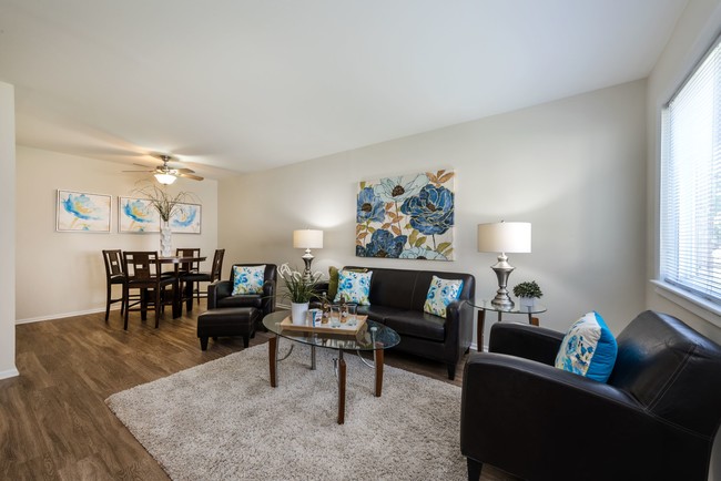 Room for Dining - Indian River Apartments and Townhomes