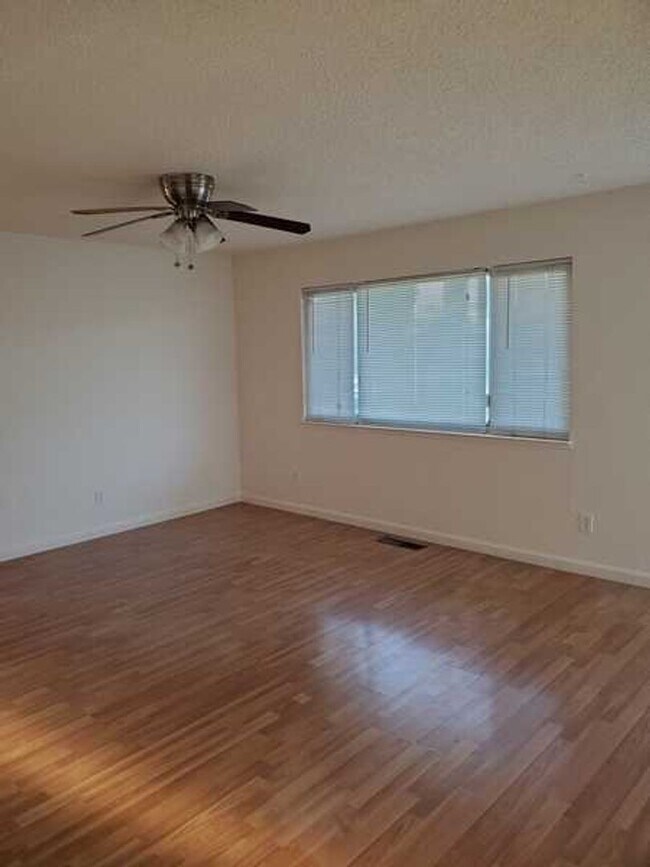 Building Photo - 3 bed 2 bath in Ceres