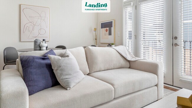 Foto del edificio - 8045 Metcalf Ave