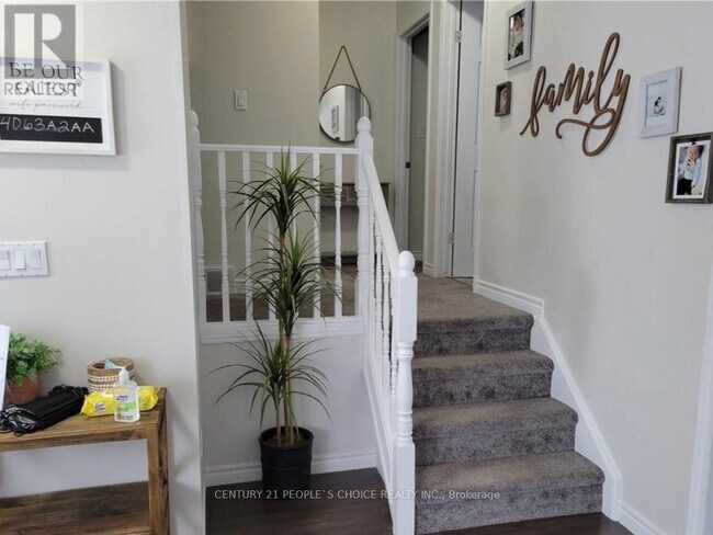 Photo du bâtiment - 8166 Paddock Trail Dr