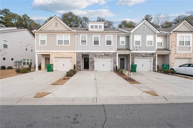 Building Photo - 1833 Edgehill Dr