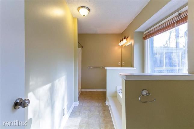 Building Photo - 4528 Hickory Grove Ct