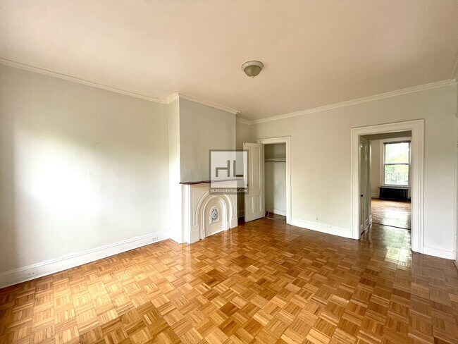 Building Photo - Brownstone 2 Bedroom Flex Madison St