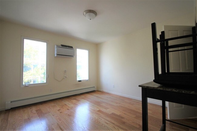 Foto del edificio - 631 Lorimer St