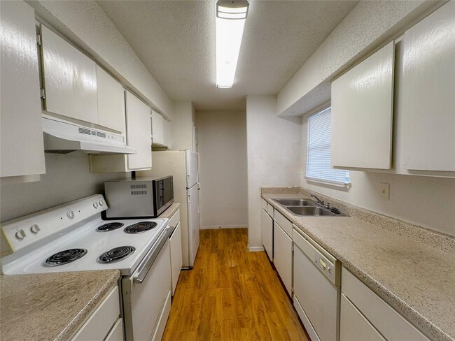 Building Photo - 12615 Brookglade Cir