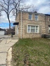 Building Photo - 9842 S Yates Blvd