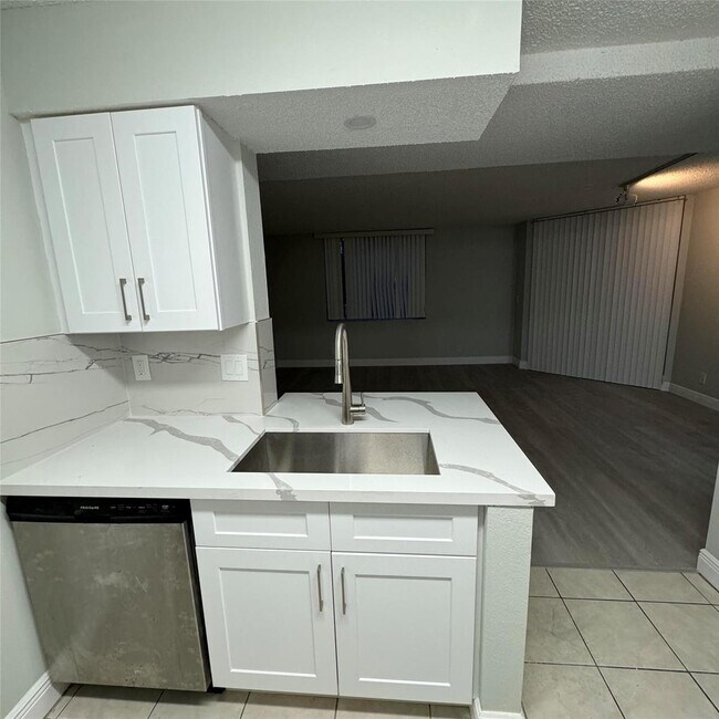 Building Photo - 4055 W McNab Rd