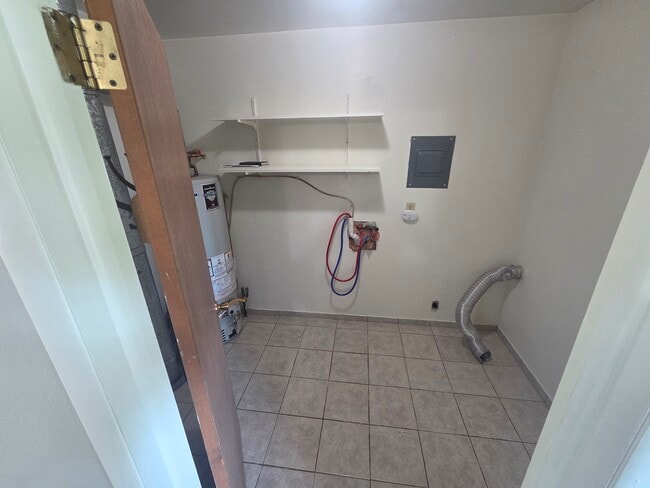 Building Photo - 1405 5th Ave