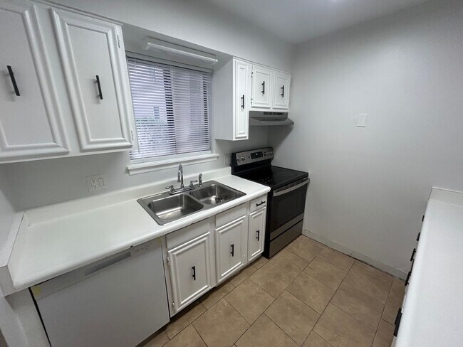 Foto del edificio - 240-53 Jamil Road, Columbia, SC 29210