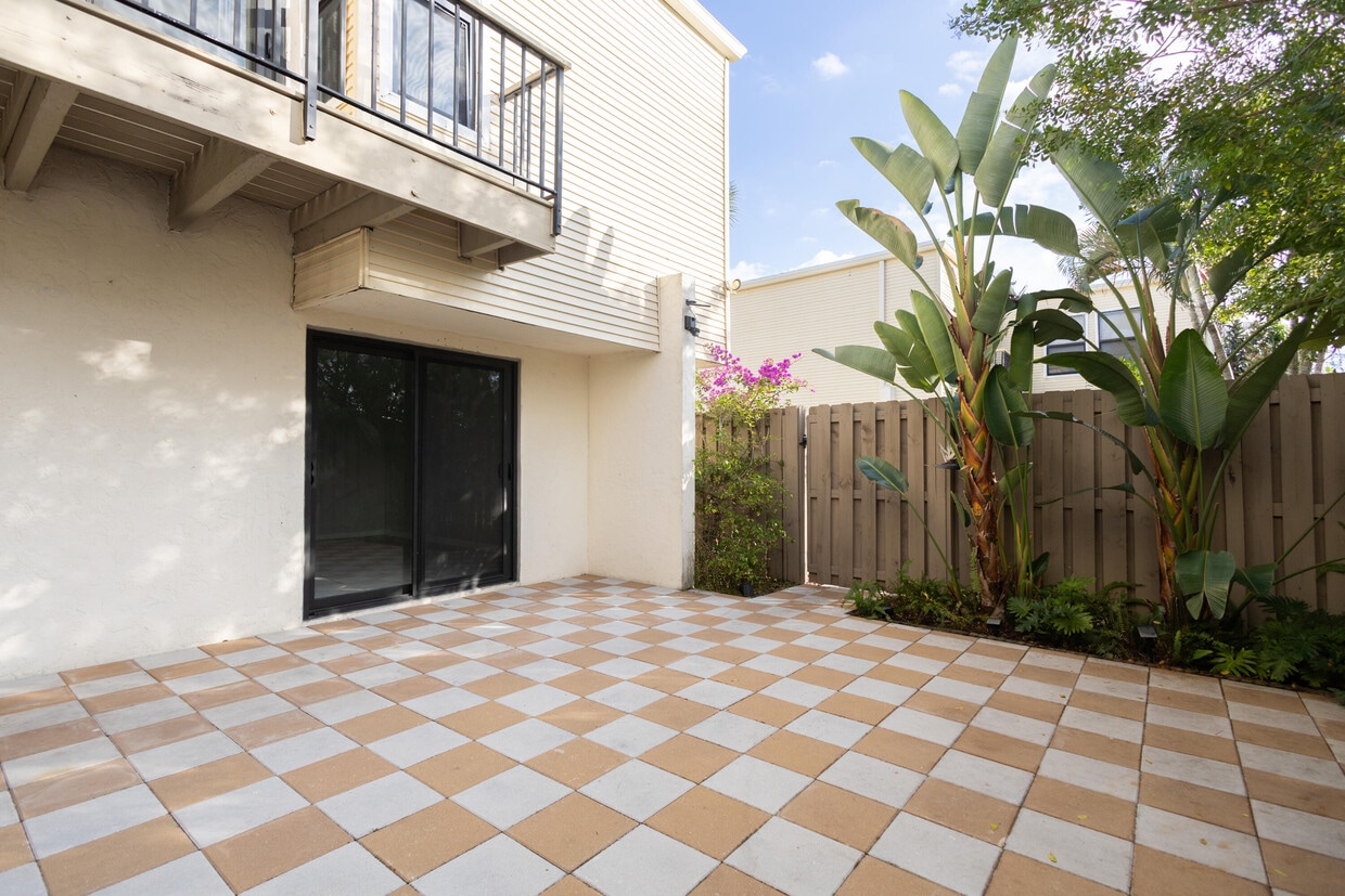 Foto principal - 1640 Shaker Cir