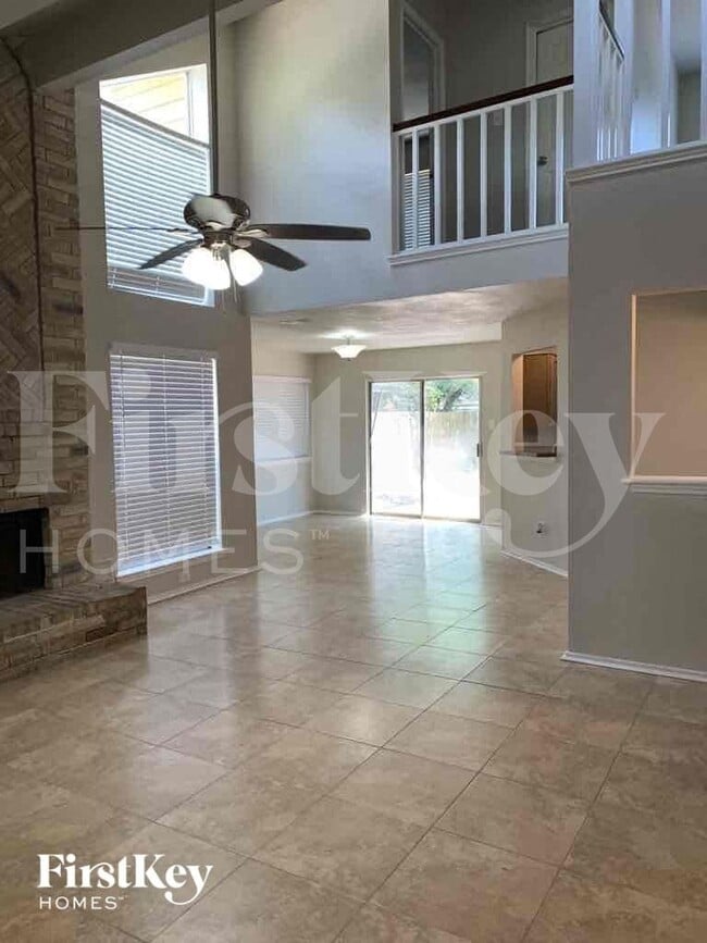 Building Photo - 2322 Piddler Dr