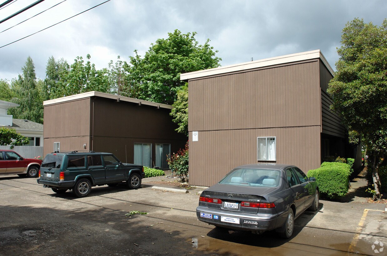 Building Photo - Norseman Apartments