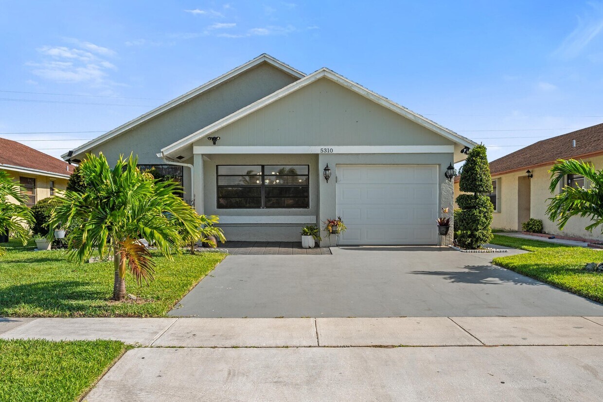 Foto principal - 5310 Kim Ct