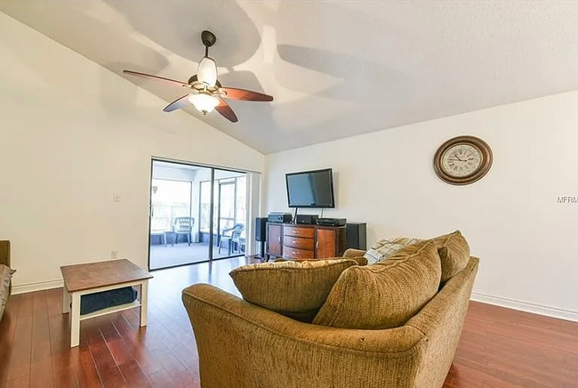 Foto del edificio - 10604 Suntree Ct