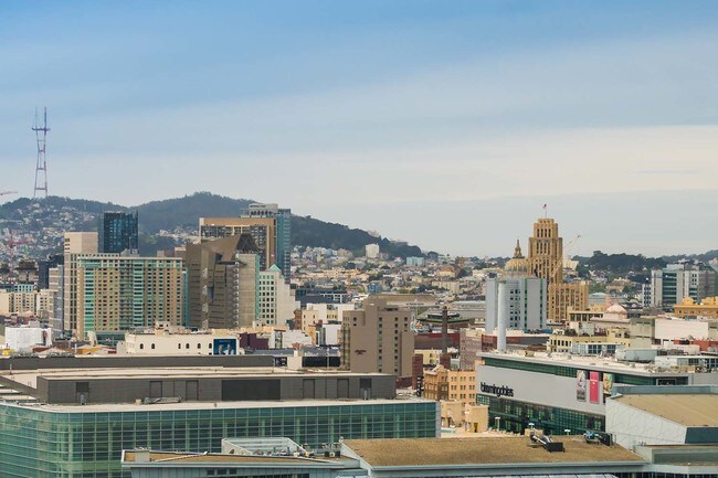 Foto del edificio - Stunning One Hawthorne Penthouse