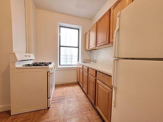 Building Photo - 2 bedroom in BRONX NY 10467