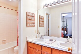 Interior Photo - Strawberry Hill