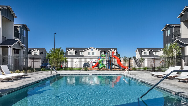 Piscina - Telluride Apartments