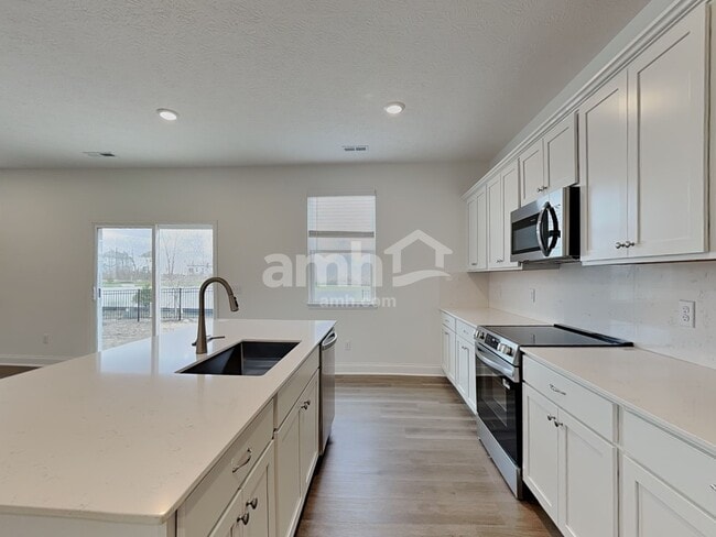 Building Photo - 230 Deanscroft Dr