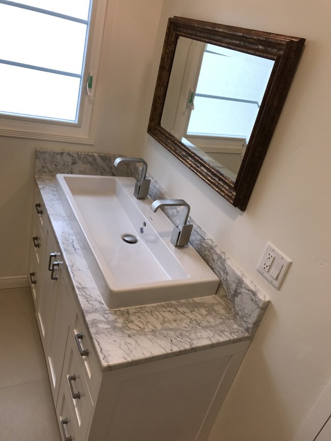 Collection Sink - 1060 S Ogden Dr