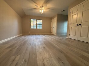 Building Photo - 460 Old Hickory Dr