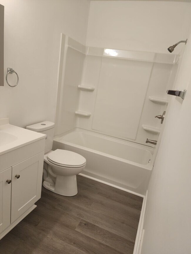 Foto del edificio - Fully Renovated 2 Bedroom Duplex!