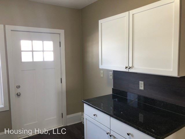 Foto del edificio - 697 Conway St