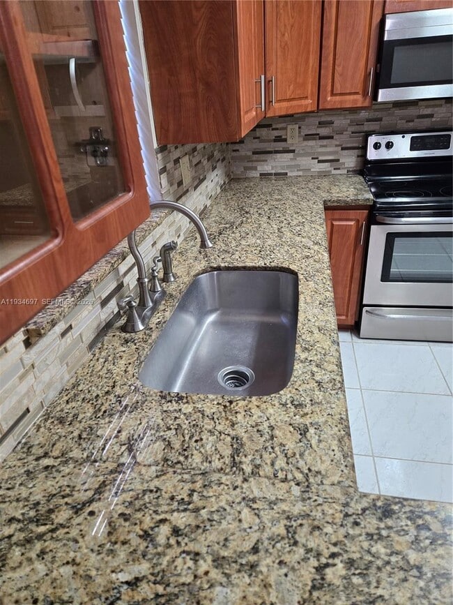 Foto del edificio - 2301 SW 83rd Ave