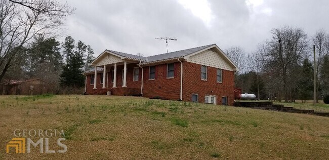 Building Photo - 185 Giles Rd