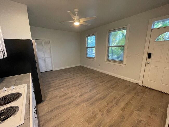 Building Photo - 2402 Flagler Ave