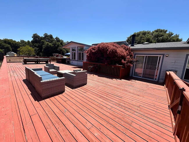 Deck & House - 9385 Burchell Rd